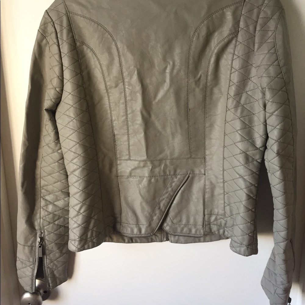 Leather Jacket - Picture 6 of 8